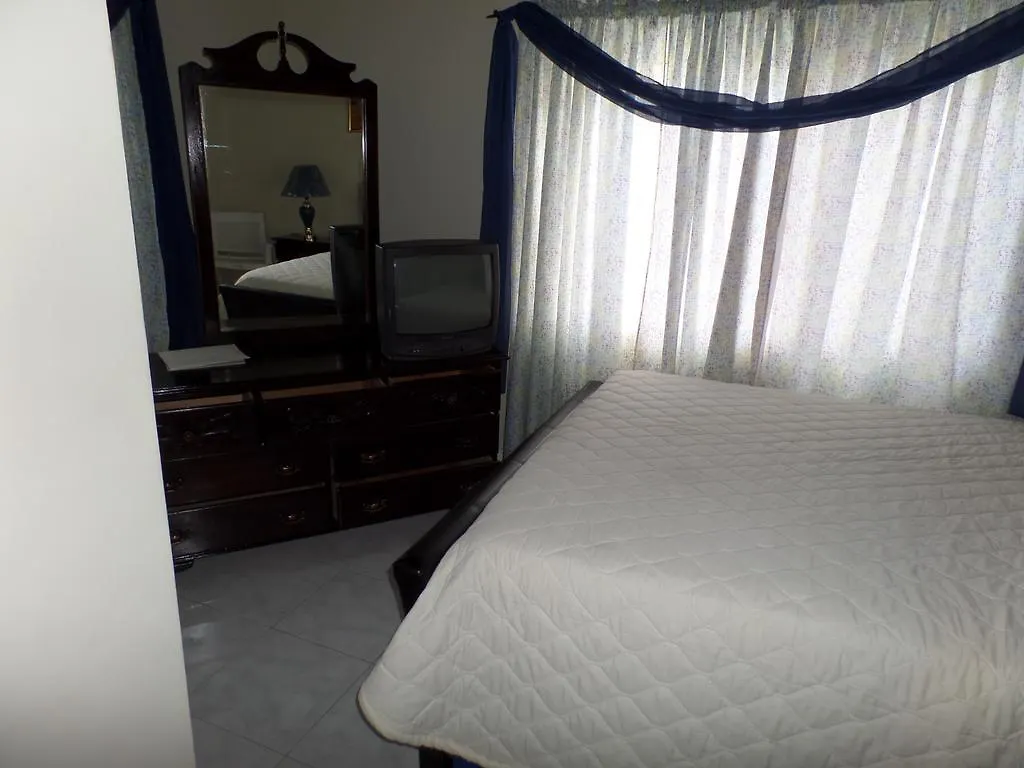 The Royal Kensington Villa 4 Montego Bay